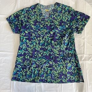 Woman’s Scrub Top M